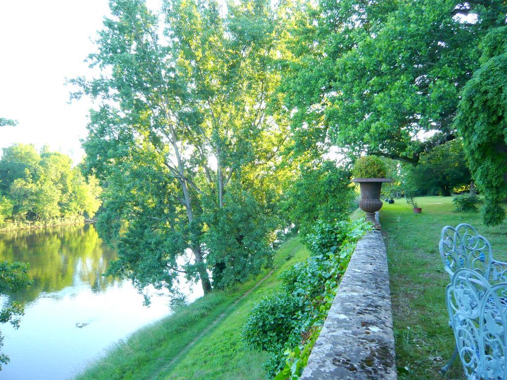 La Rebiere D'Or, B&B Et Gite Mouleydier Bagian luar foto